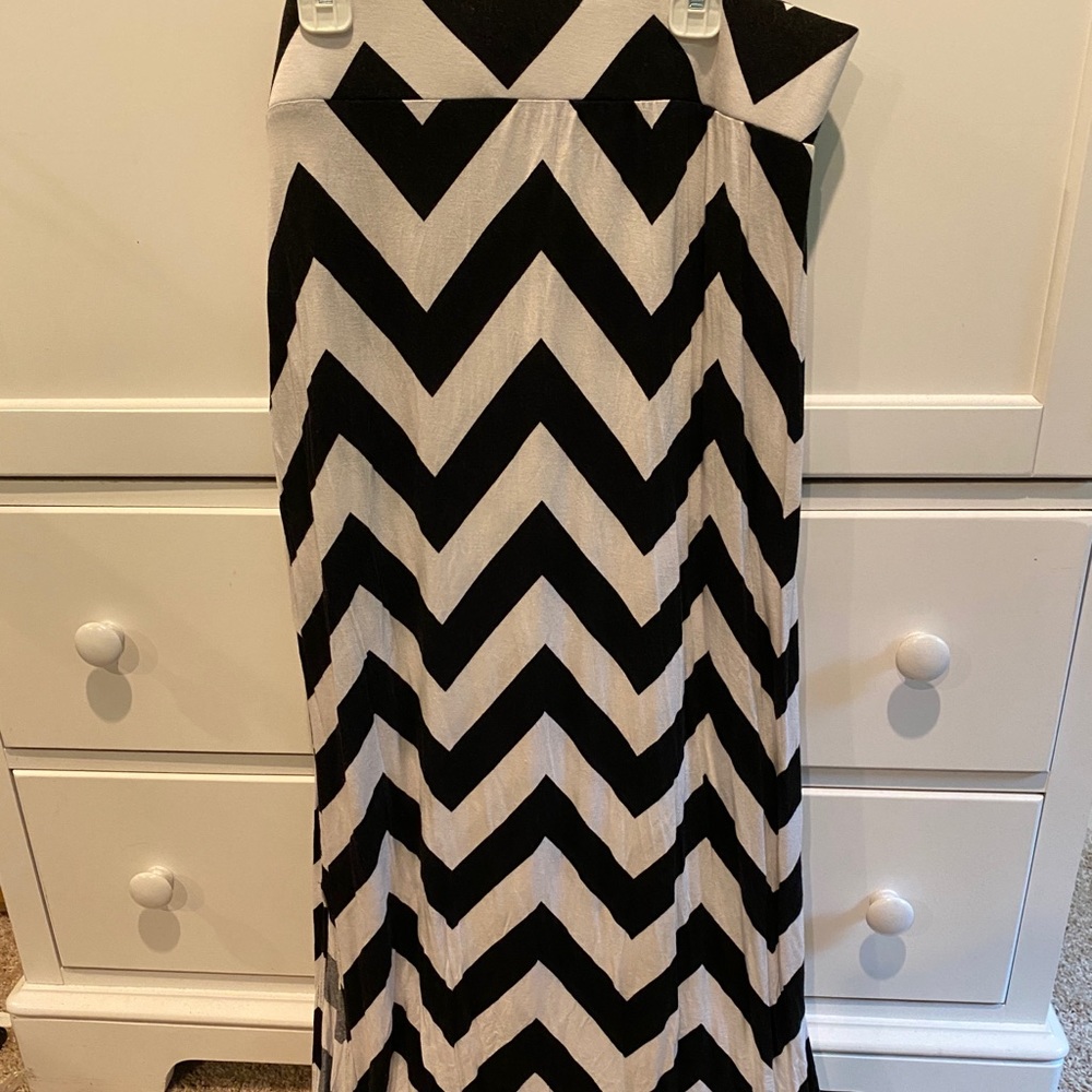 Black and white maxi skirt